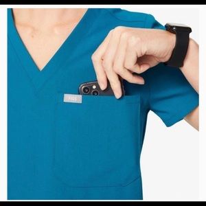 *FIGS* Scrubs Set in Alps Blue (Limited Edition) Size Medium